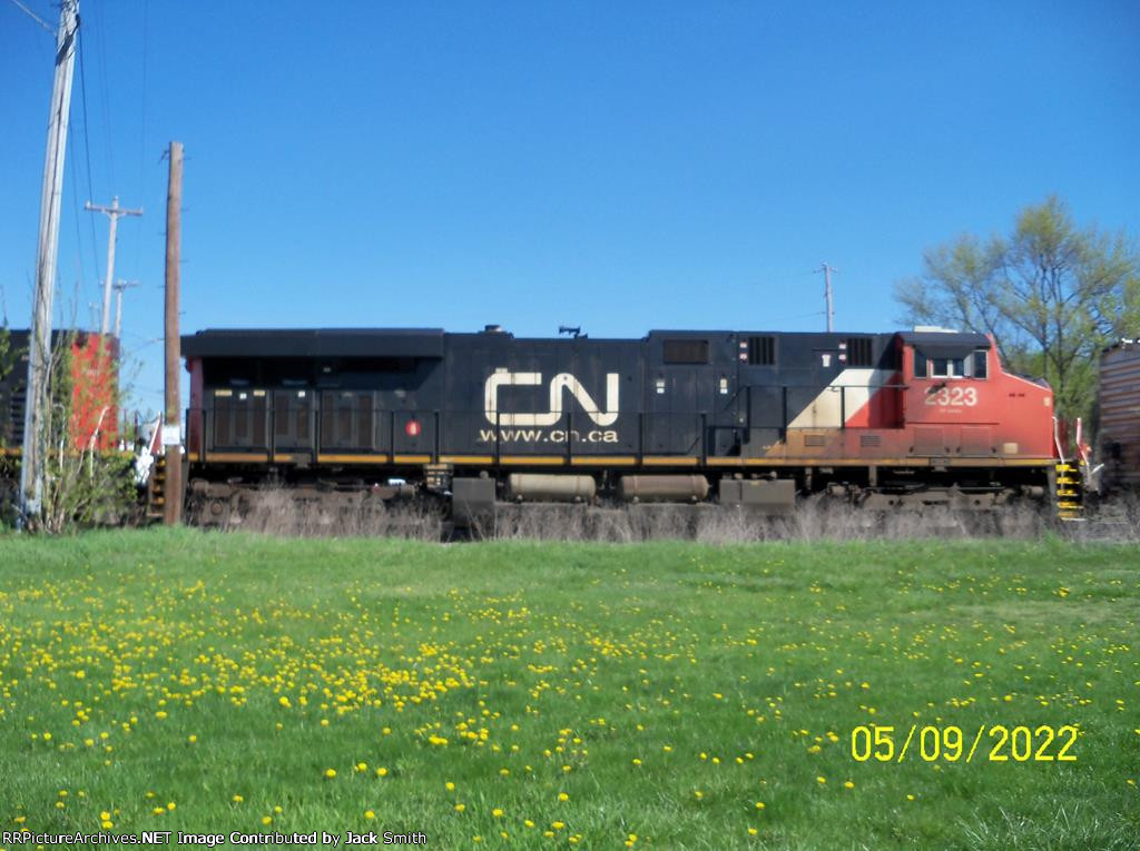 CN 2323